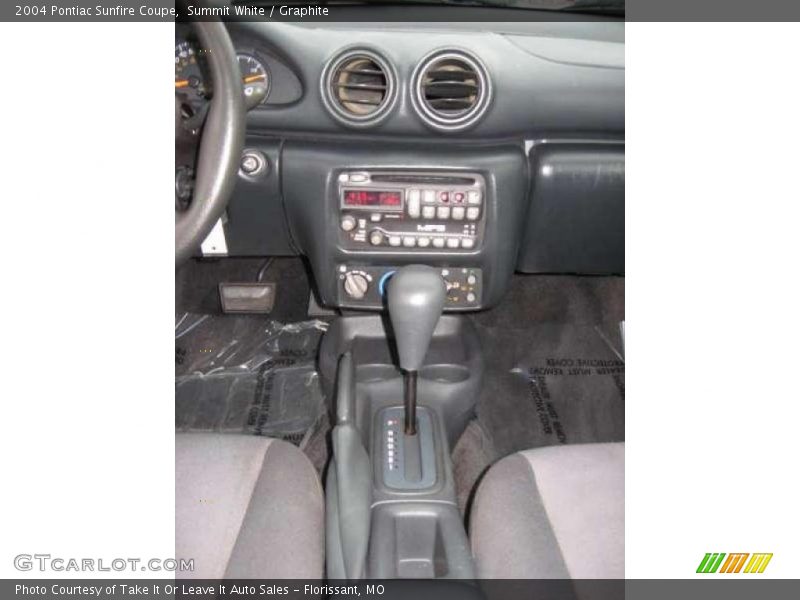 Summit White / Graphite 2004 Pontiac Sunfire Coupe
