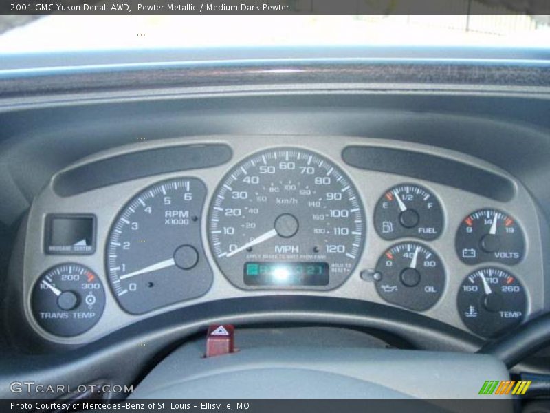Pewter Metallic / Medium Dark Pewter 2001 GMC Yukon Denali AWD