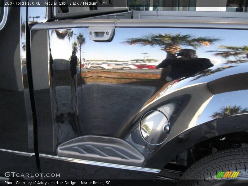 Black / Medium Flint 2007 Ford F150 XLT Regular Cab
