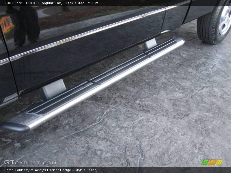 Black / Medium Flint 2007 Ford F150 XLT Regular Cab