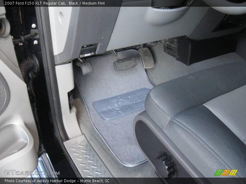 Black / Medium Flint 2007 Ford F150 XLT Regular Cab
