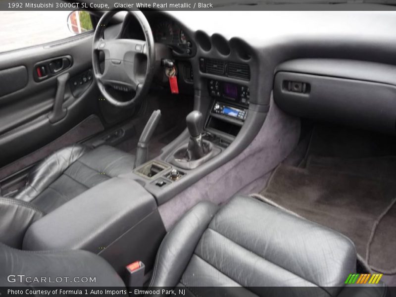Glacier White Pearl metallic / Black 1992 Mitsubishi 3000GT SL Coupe