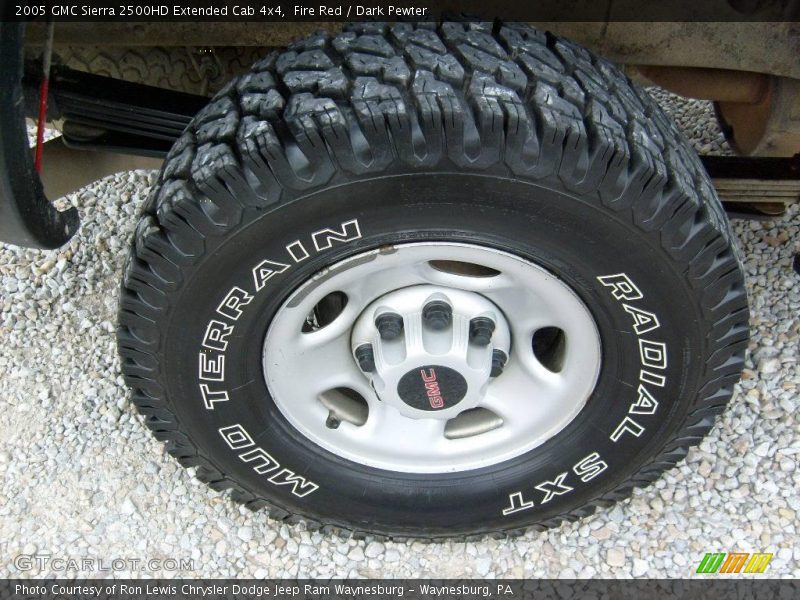 Fire Red / Dark Pewter 2005 GMC Sierra 2500HD Extended Cab 4x4