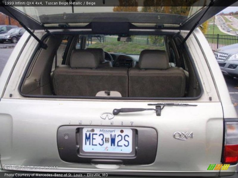 Tuscan Beige Metallic / Beige 1999 Infiniti QX4 4x4