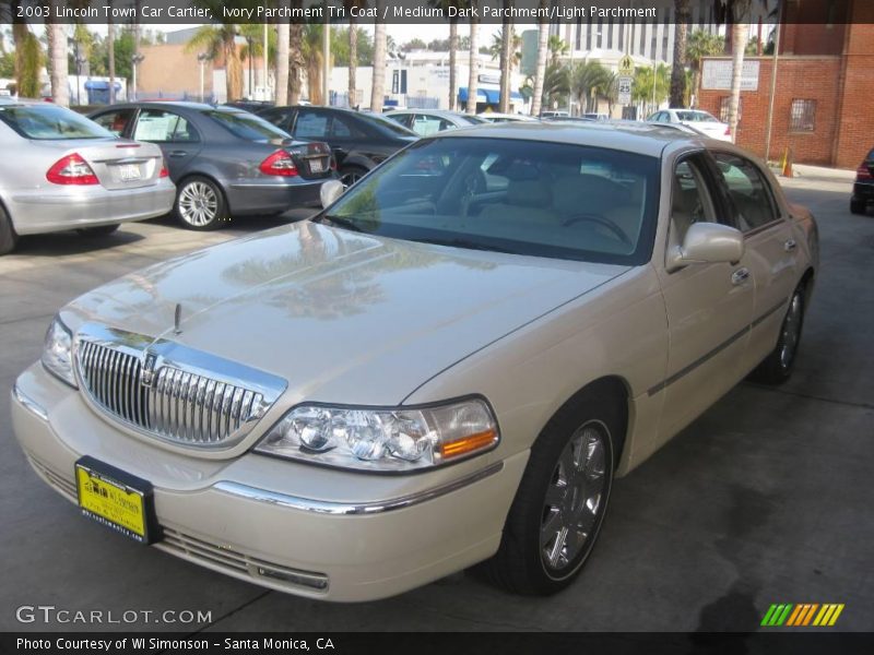 Ivory Parchment Tri Coat / Medium Dark Parchment/Light Parchment 2003 Lincoln Town Car Cartier