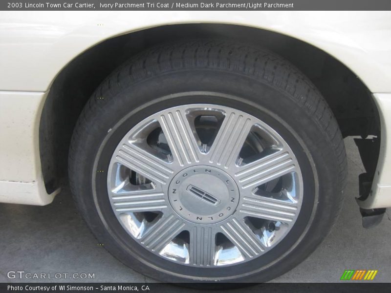 Ivory Parchment Tri Coat / Medium Dark Parchment/Light Parchment 2003 Lincoln Town Car Cartier