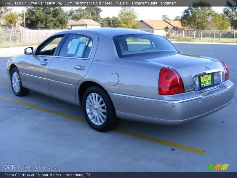 Light Parchment Gold / Medium Dark Parchment/Light Parchment 2003 Lincoln Town Car Signature