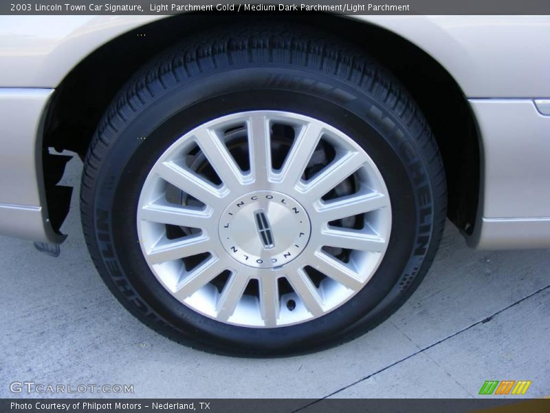 Light Parchment Gold / Medium Dark Parchment/Light Parchment 2003 Lincoln Town Car Signature