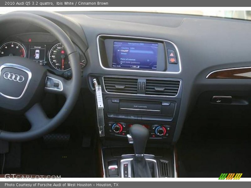 Ibis White / Cinnamon Brown 2010 Audi Q5 3.2 quattro