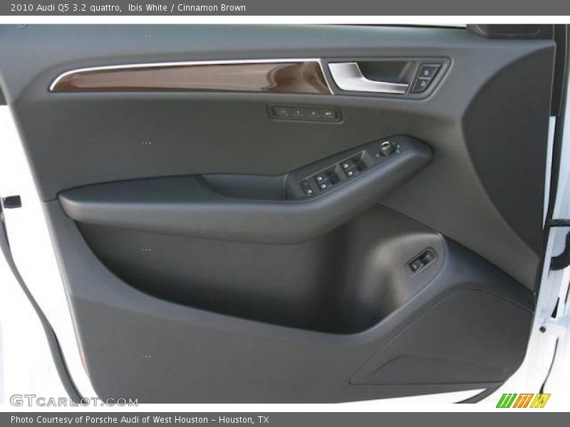 Ibis White / Cinnamon Brown 2010 Audi Q5 3.2 quattro