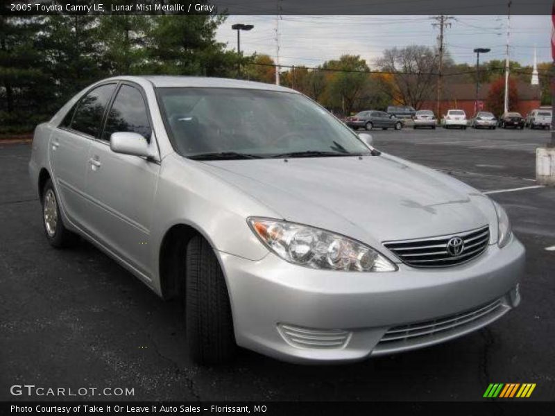Lunar Mist Metallic / Gray 2005 Toyota Camry LE