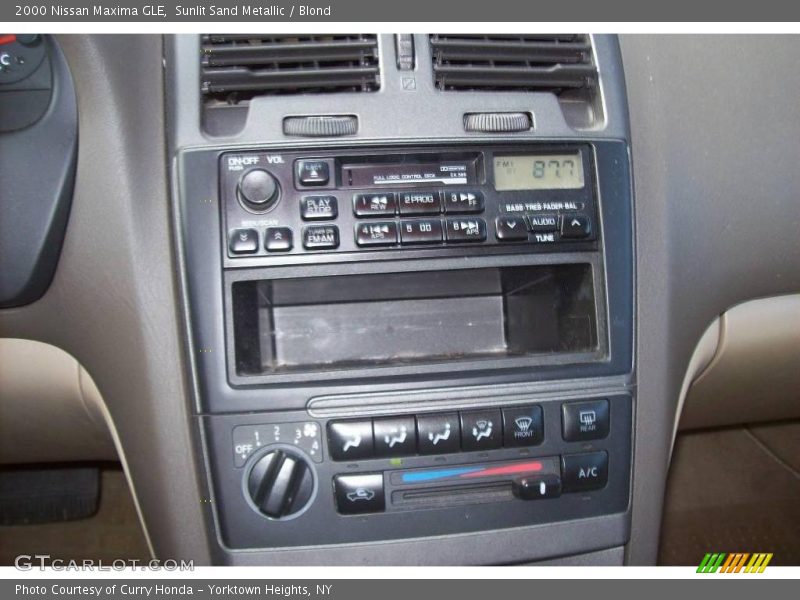 Sunlit Sand Metallic / Blond 2000 Nissan Maxima GLE