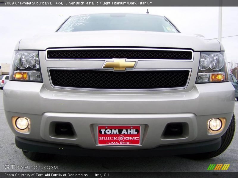 Silver Birch Metallic / Light Titanium/Dark Titanium 2009 Chevrolet Suburban LT 4x4