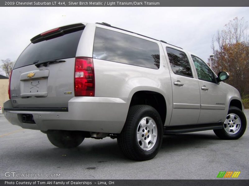 Silver Birch Metallic / Light Titanium/Dark Titanium 2009 Chevrolet Suburban LT 4x4