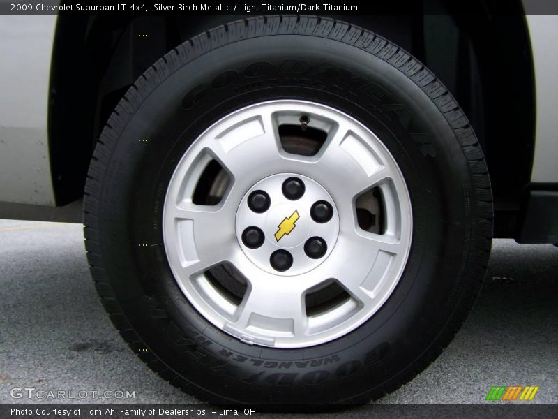 Silver Birch Metallic / Light Titanium/Dark Titanium 2009 Chevrolet Suburban LT 4x4