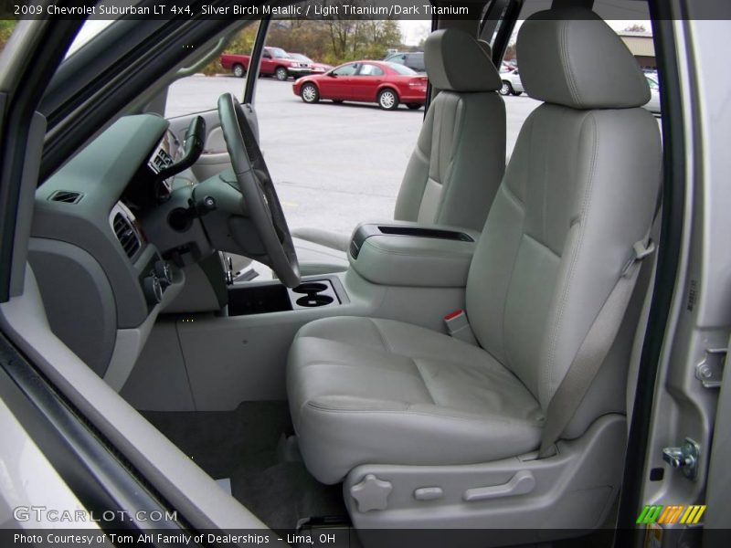 Silver Birch Metallic / Light Titanium/Dark Titanium 2009 Chevrolet Suburban LT 4x4