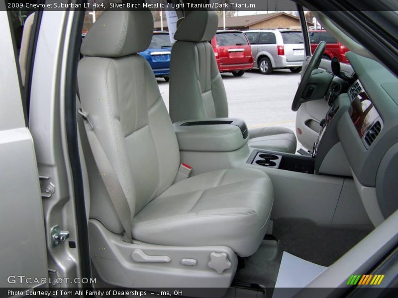 Silver Birch Metallic / Light Titanium/Dark Titanium 2009 Chevrolet Suburban LT 4x4
