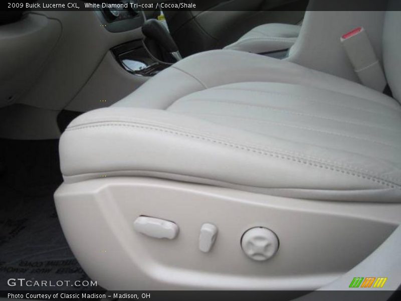 White Diamond Tri-coat / Cocoa/Shale 2009 Buick Lucerne CXL