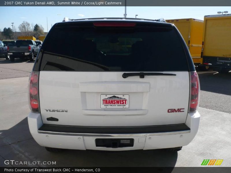 Summit White / Cocoa/Light Cashmere 2007 GMC Yukon Denali AWD