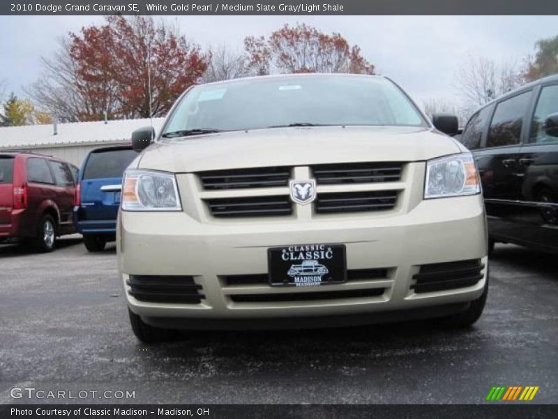 White Gold Pearl / Medium Slate Gray/Light Shale 2010 Dodge Grand Caravan SE