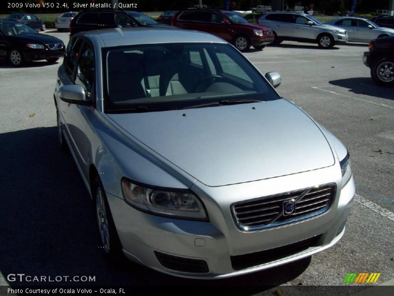 Silver Metallic / Quartz 2009 Volvo V50 2.4i