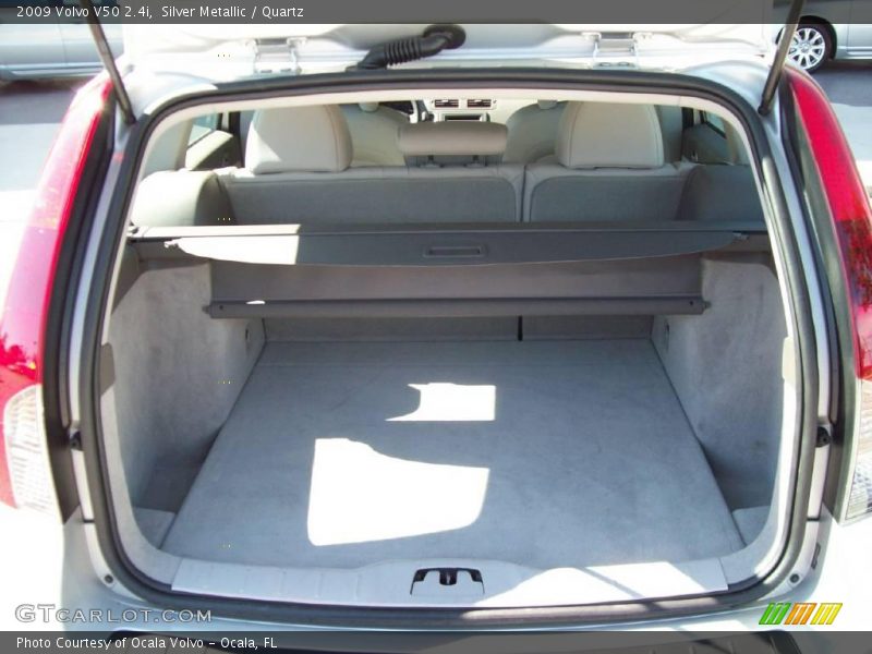 Silver Metallic / Quartz 2009 Volvo V50 2.4i