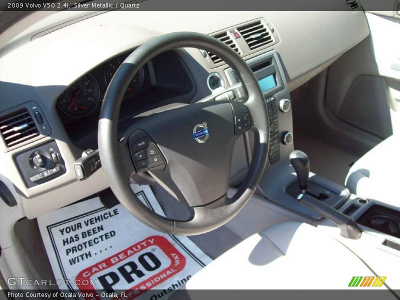 Silver Metallic / Quartz 2009 Volvo V50 2.4i