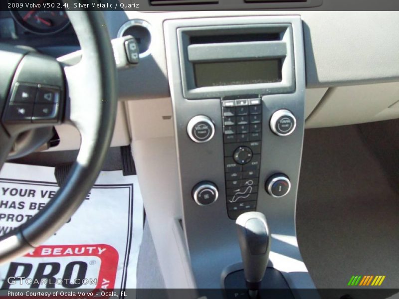 Silver Metallic / Quartz 2009 Volvo V50 2.4i