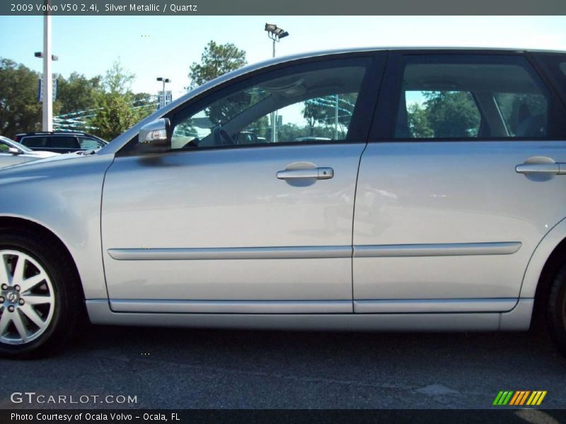 Silver Metallic / Quartz 2009 Volvo V50 2.4i