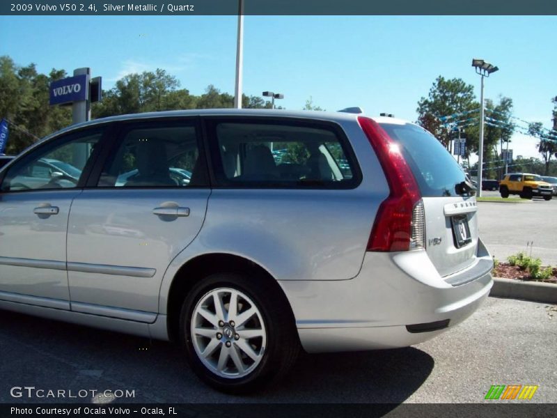 Silver Metallic / Quartz 2009 Volvo V50 2.4i
