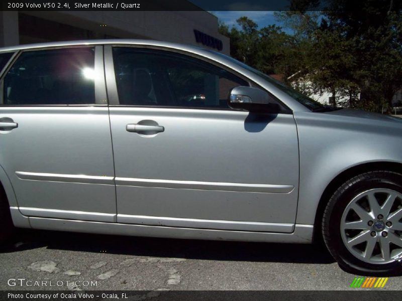 Silver Metallic / Quartz 2009 Volvo V50 2.4i