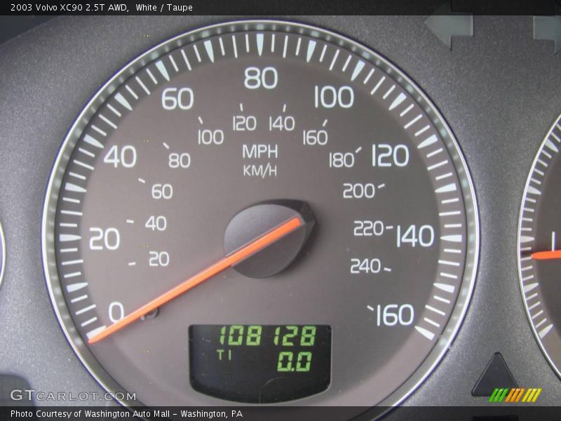 White / Taupe 2003 Volvo XC90 2.5T AWD