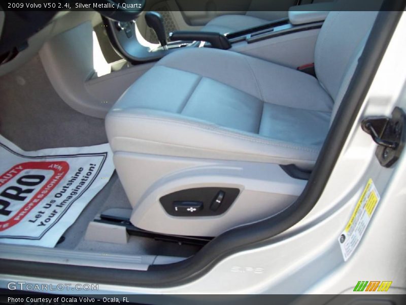 Silver Metallic / Quartz 2009 Volvo V50 2.4i