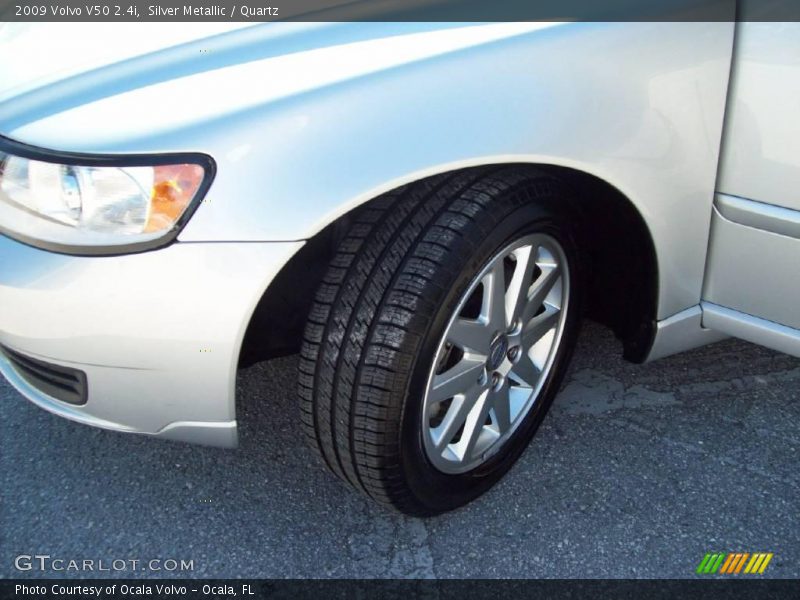 Silver Metallic / Quartz 2009 Volvo V50 2.4i