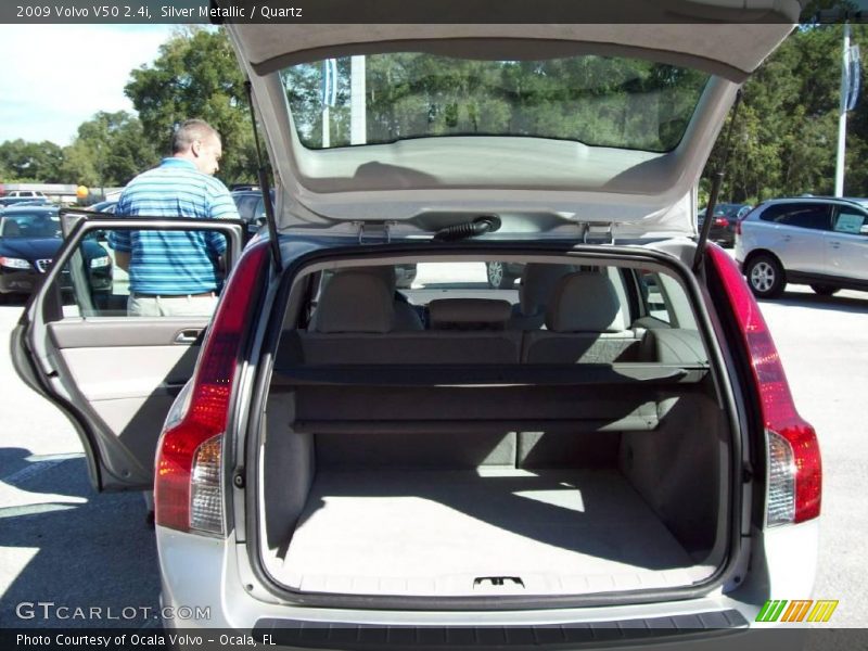 Silver Metallic / Quartz 2009 Volvo V50 2.4i