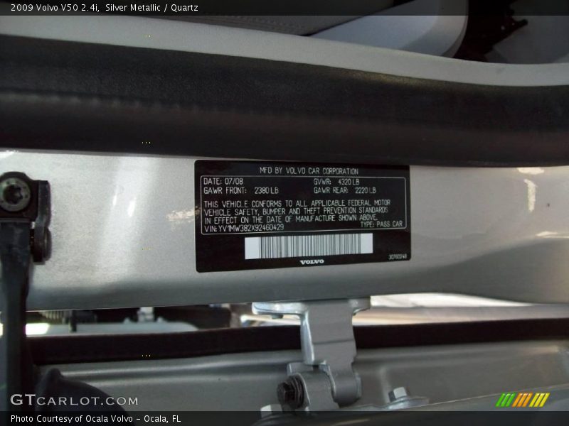 Silver Metallic / Quartz 2009 Volvo V50 2.4i