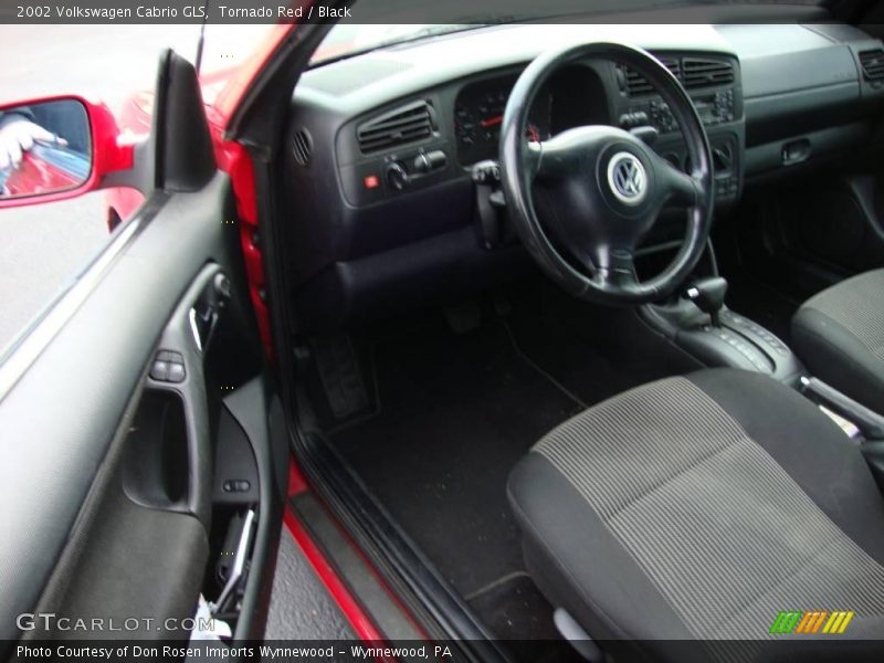 Tornado Red / Black 2002 Volkswagen Cabrio GLS