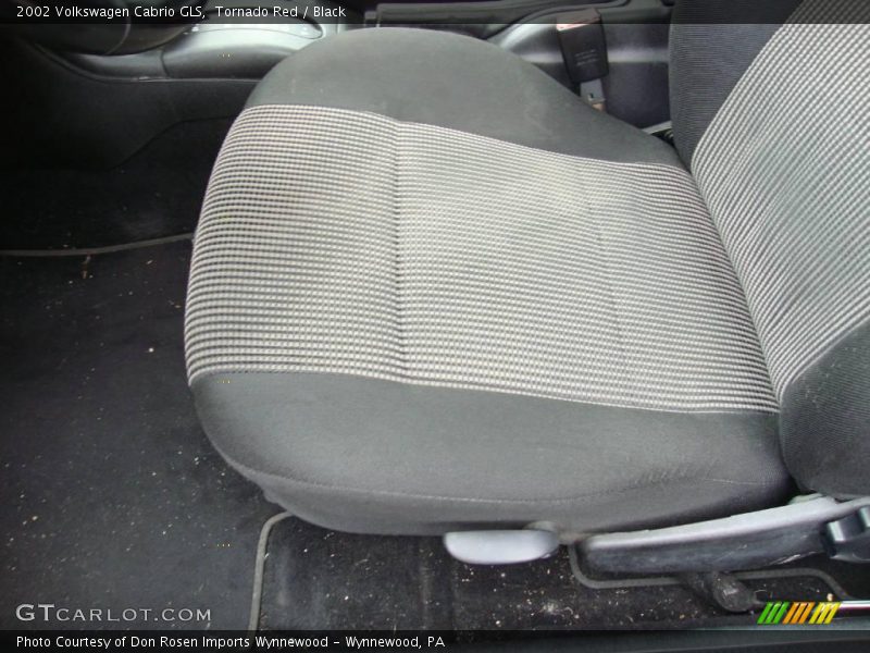Tornado Red / Black 2002 Volkswagen Cabrio GLS