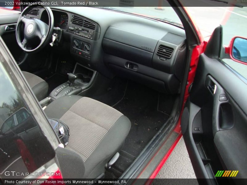 Tornado Red / Black 2002 Volkswagen Cabrio GLS