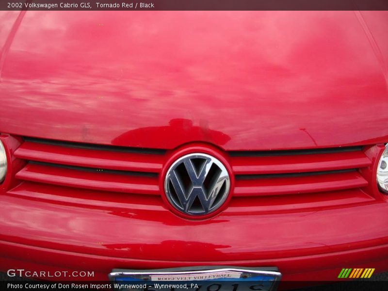 Tornado Red / Black 2002 Volkswagen Cabrio GLS
