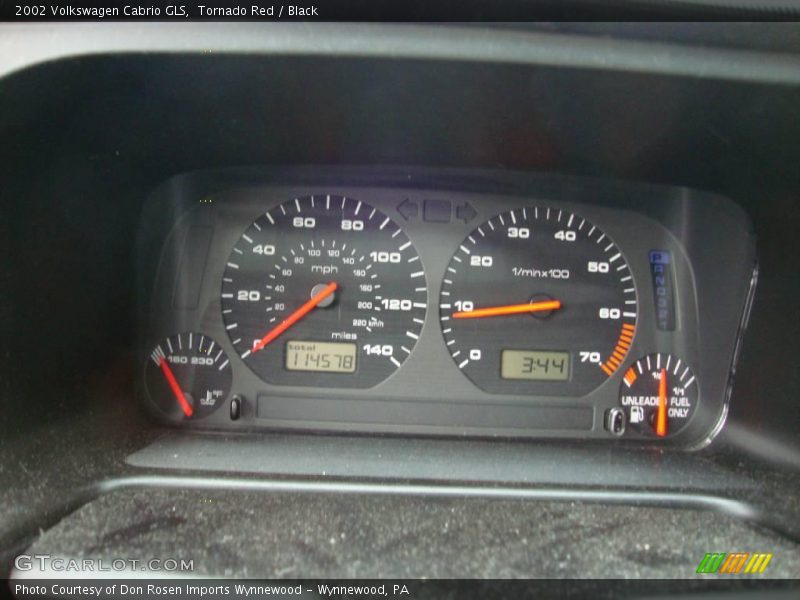 Tornado Red / Black 2002 Volkswagen Cabrio GLS