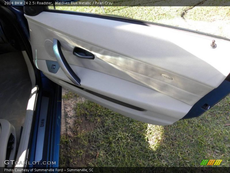 Maldives Blue Metallic / Pearl Gray 2004 BMW Z4 2.5i Roadster