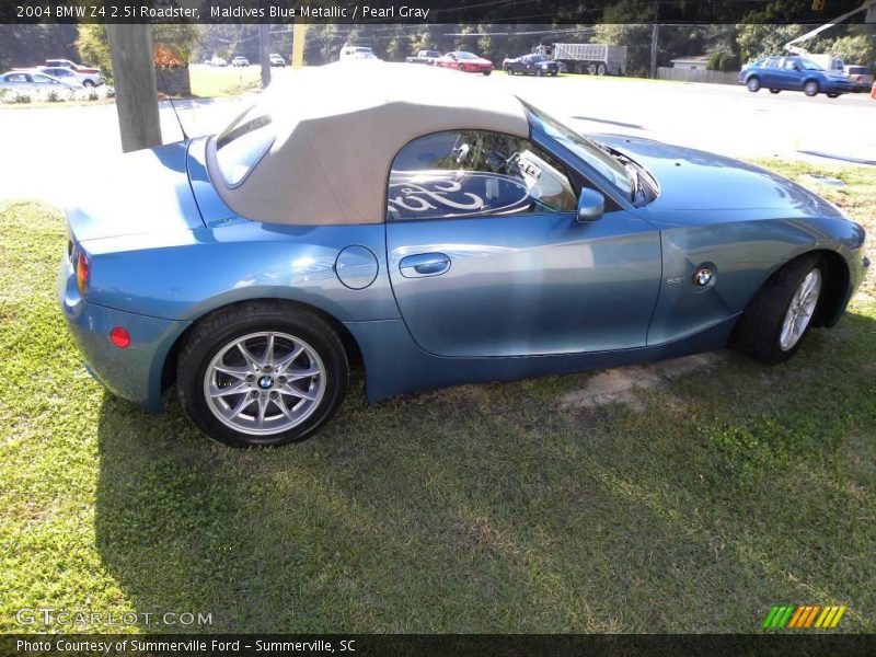 Maldives Blue Metallic / Pearl Gray 2004 BMW Z4 2.5i Roadster