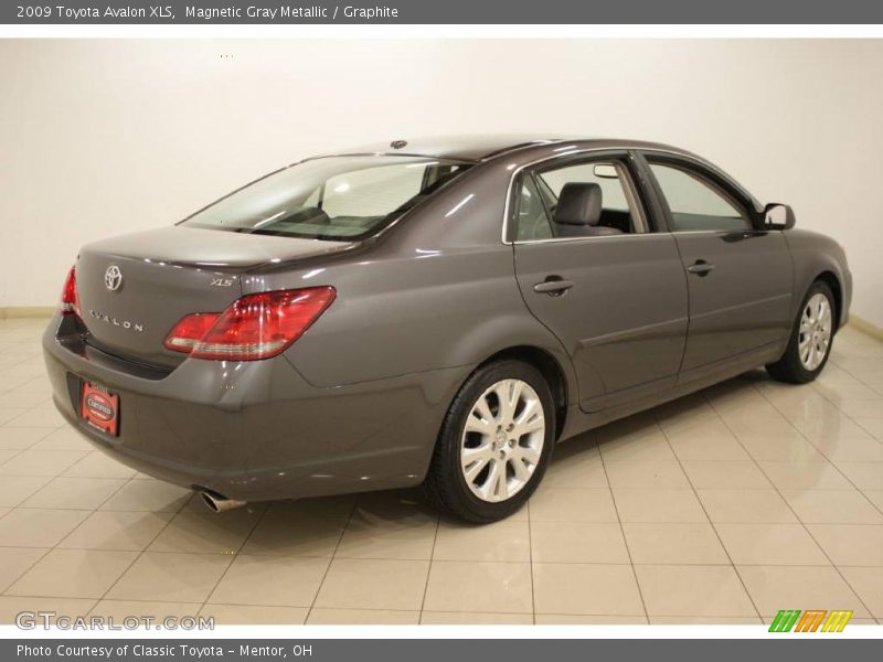 Magnetic Gray Metallic / Graphite 2009 Toyota Avalon XLS