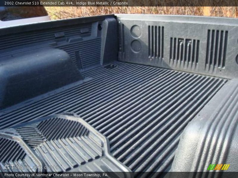 Indigo Blue Metallic / Graphite 2002 Chevrolet S10 Extended Cab 4x4