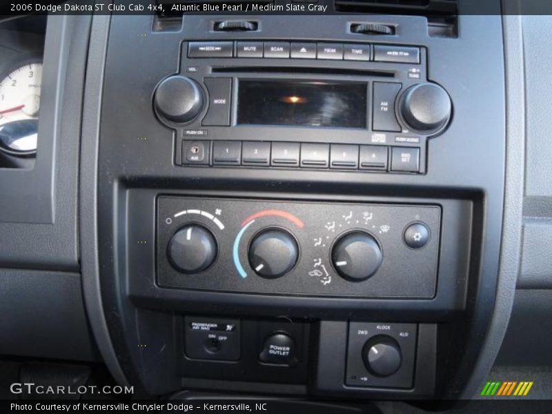 Atlantic Blue Pearl / Medium Slate Gray 2006 Dodge Dakota ST Club Cab 4x4