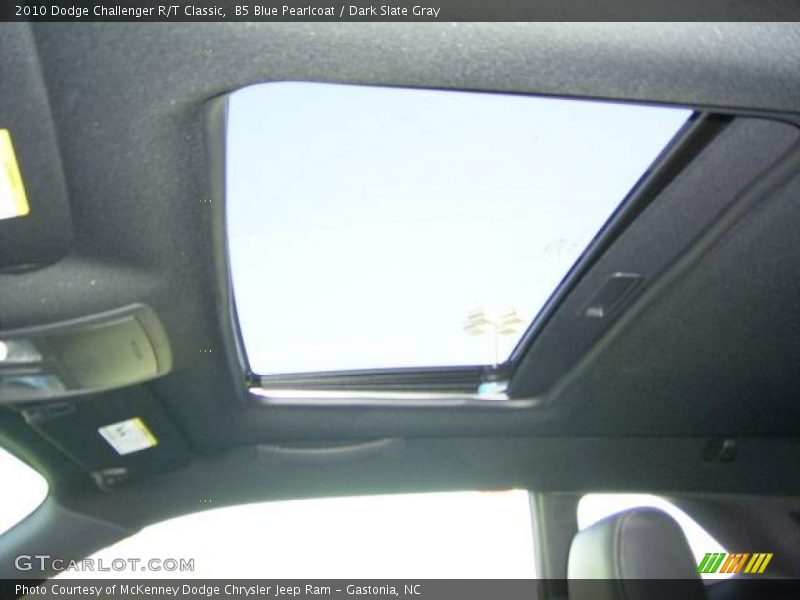 B5 Blue Pearlcoat / Dark Slate Gray 2010 Dodge Challenger R/T Classic