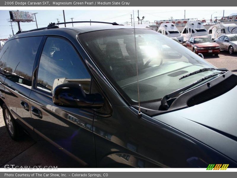 Magnesium Green Pearl / Medium Slate Gray 2006 Dodge Caravan SXT