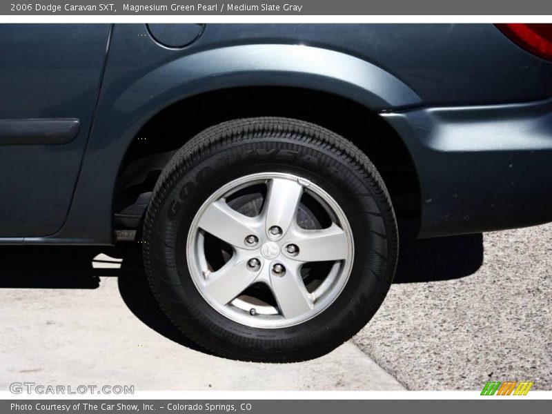 Magnesium Green Pearl / Medium Slate Gray 2006 Dodge Caravan SXT