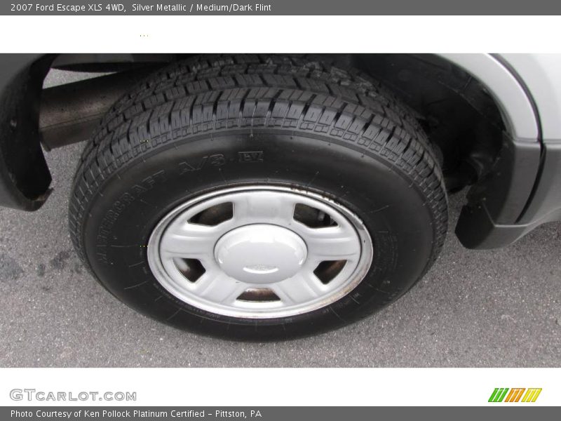 Silver Metallic / Medium/Dark Flint 2007 Ford Escape XLS 4WD